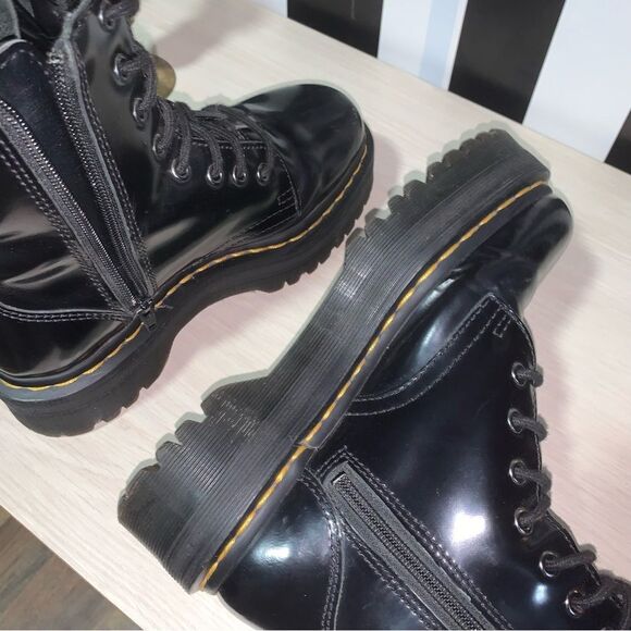 UK Dr Martens "Jadonโ Platform LaceUp Leather Combat Style Boots Size 6 Woman's - Picture 9 of 10